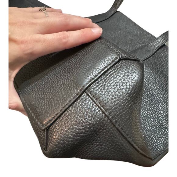 Auth. Burberry Remington Black Grainy Calfskin Leather Tote Bag Large - Picture 10 of 16